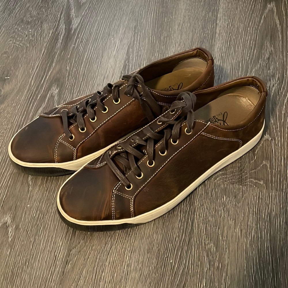 Johnston and Murphy leather low top sneakers
